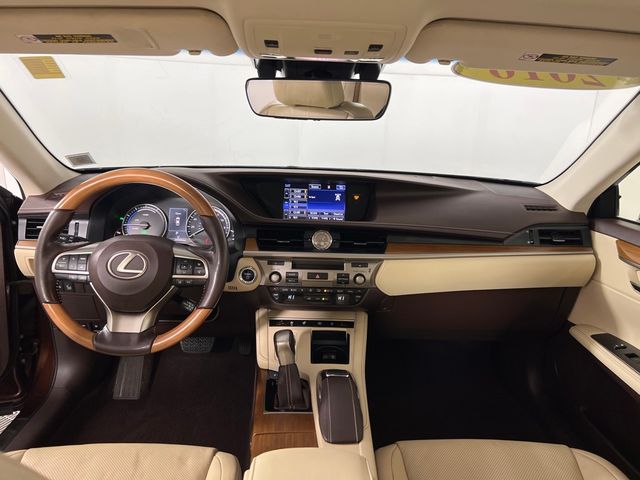 2016 Lexus ES Hybrid 300h