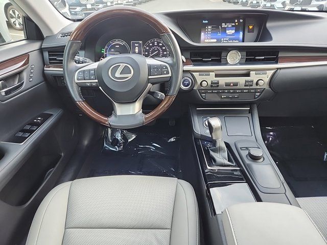 2016 Lexus ES Hybrid 300h