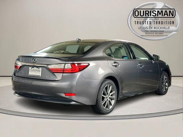 2016 Lexus ES Hybrid 300h