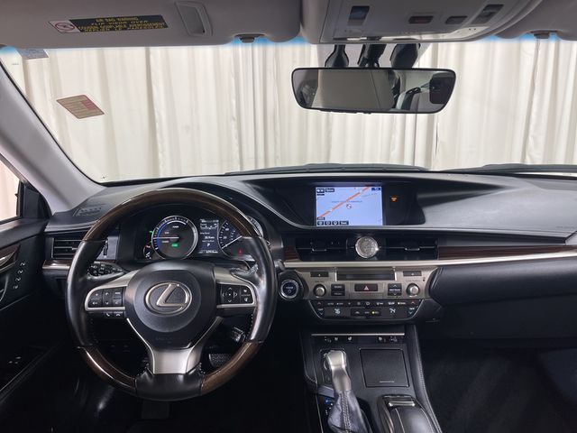 2016 Lexus ES Hybrid 300h