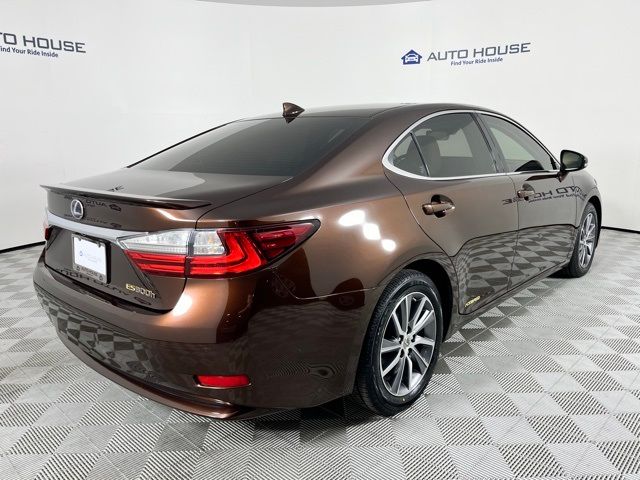 2016 Lexus ES Hybrid 300h