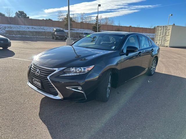 2016 Lexus ES Hybrid 300h