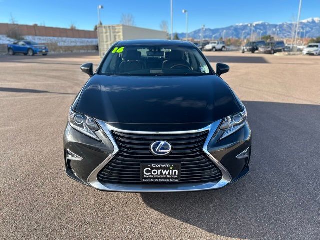 2016 Lexus ES Hybrid 300h