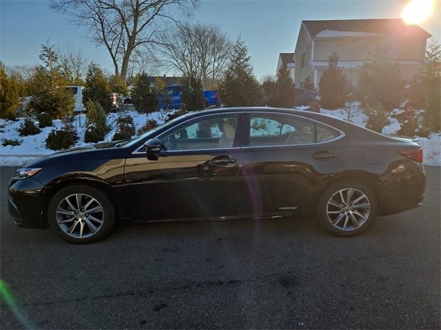 2016 Lexus ES Hybrid 300h