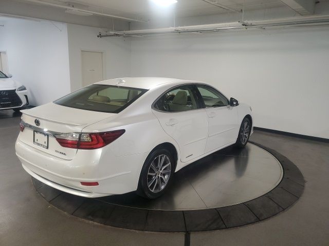 2016 Lexus ES Hybrid 300h