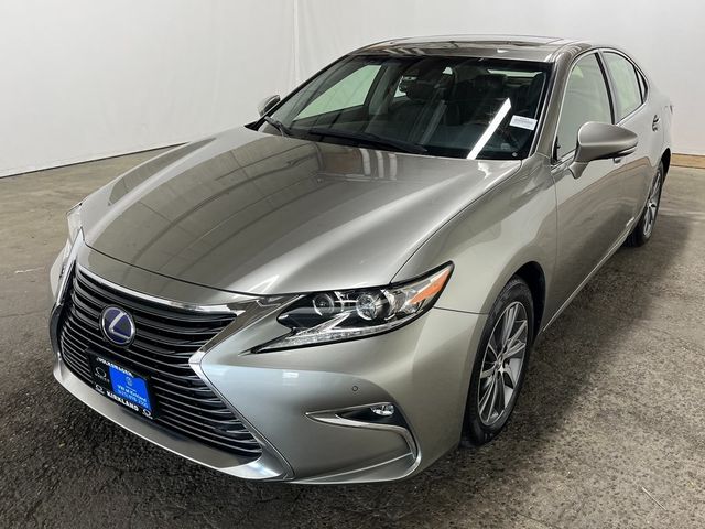 2016 Lexus ES Hybrid 300h