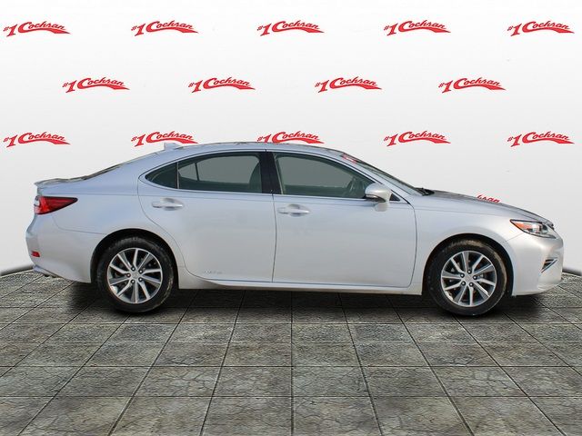 2016 Lexus ES Hybrid 300h