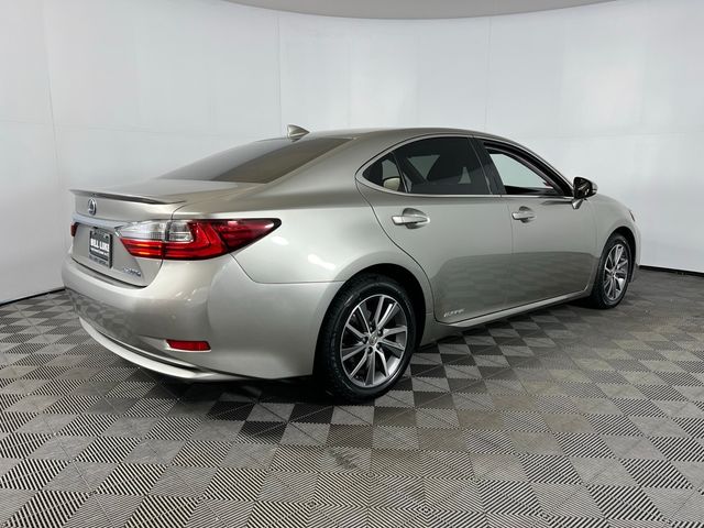 2016 Lexus ES Hybrid 300h