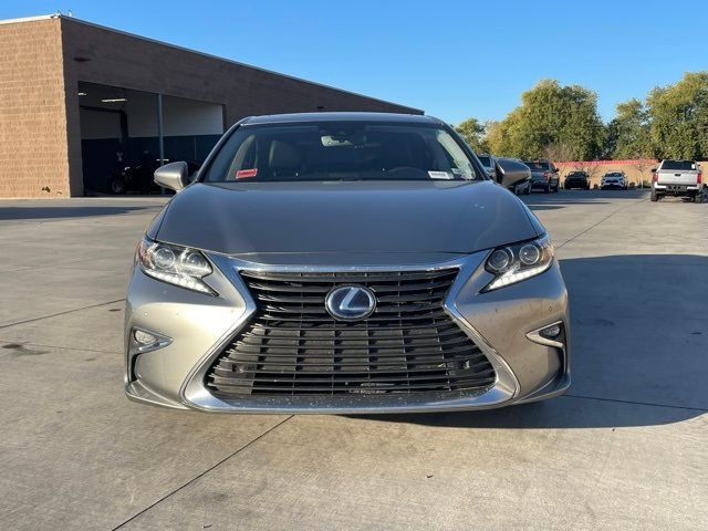 2016 Lexus ES Hybrid 300h