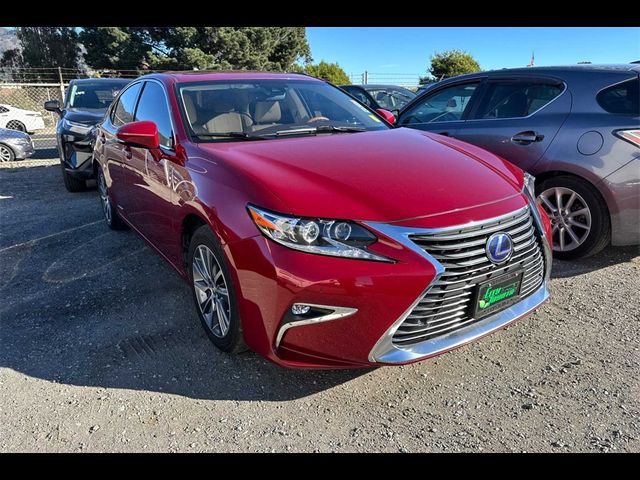 2016 Lexus ES Hybrid 300h