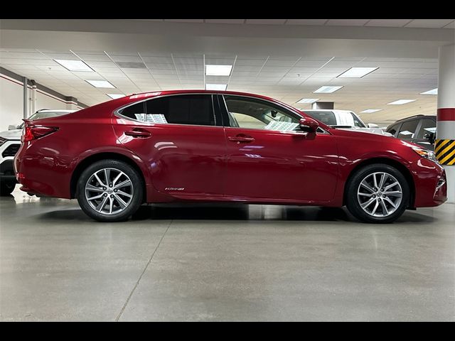 2016 Lexus ES Hybrid 300h