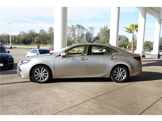 2016 Lexus ES Hybrid 300h