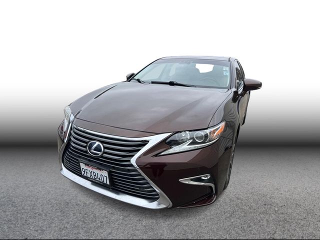 2016 Lexus ES Hybrid 300h