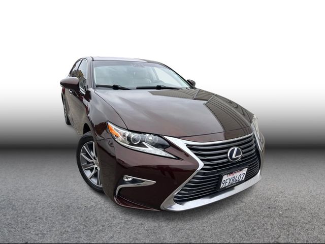 2016 Lexus ES Hybrid 300h