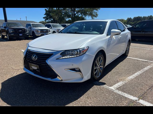 2016 Lexus ES Hybrid 300h