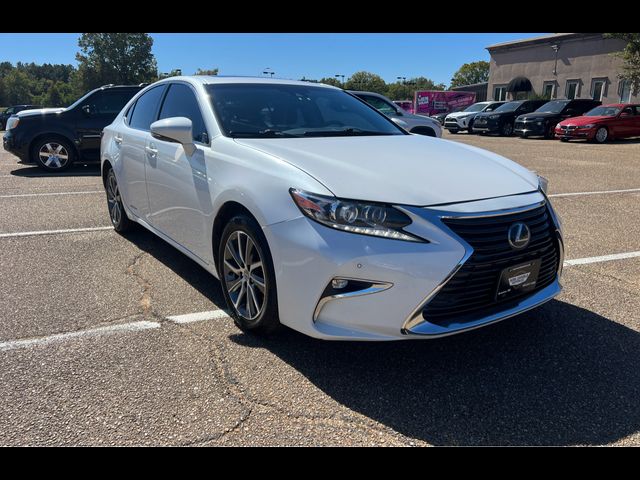 2016 Lexus ES Hybrid 300h