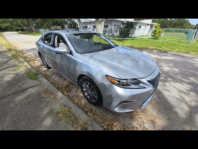 2016 Lexus ES Hybrid 300h