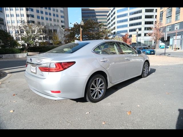 2016 Lexus ES Hybrid 300h