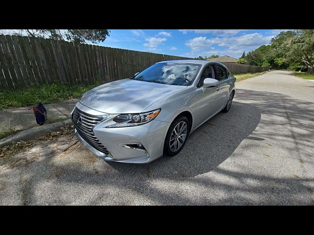 2016 Lexus ES Hybrid 300h