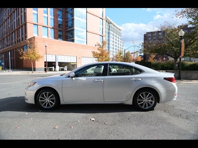 2016 Lexus ES Hybrid 300h