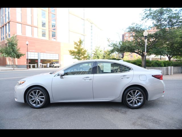 2016 Lexus ES Hybrid 300h