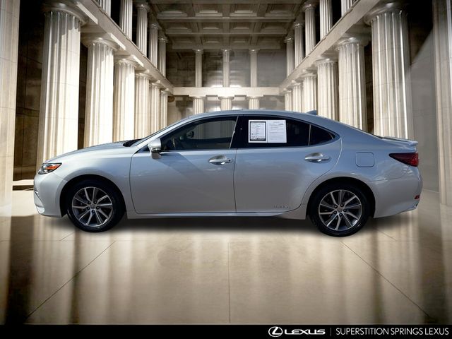 2016 Lexus ES Hybrid 300h