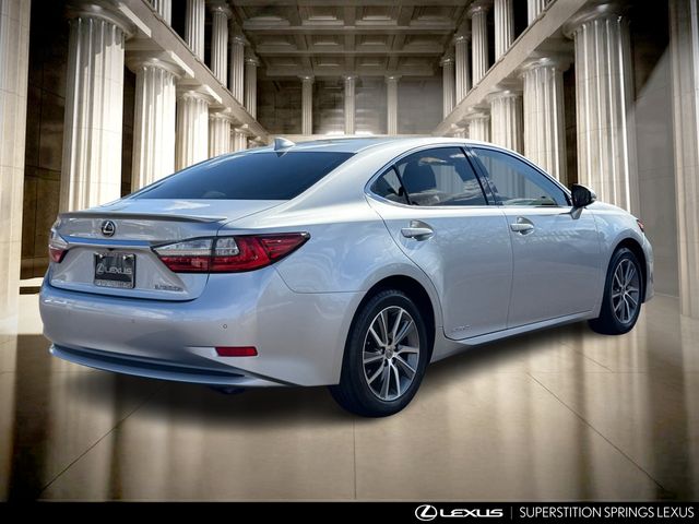 2016 Lexus ES Hybrid 300h