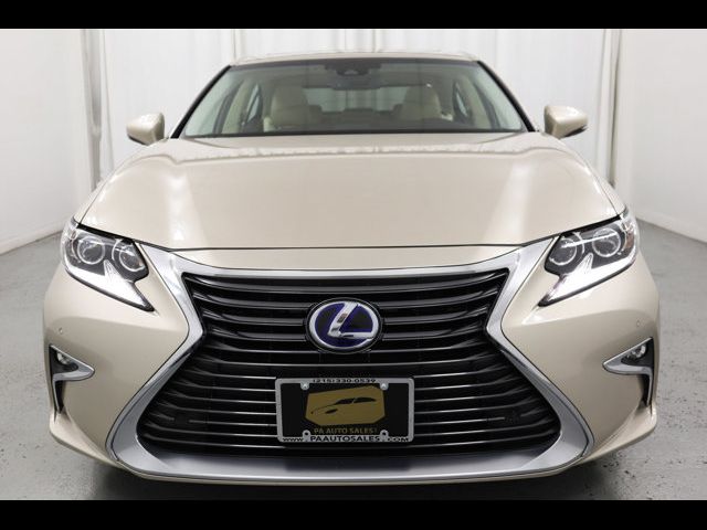 2016 Lexus ES Hybrid 300h