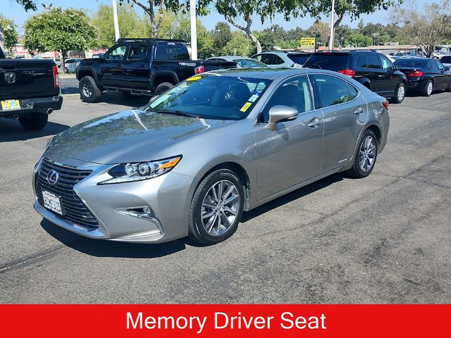 2016 Lexus ES Hybrid 300h