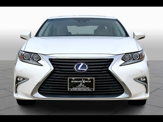 2016 Lexus ES Hybrid 300h