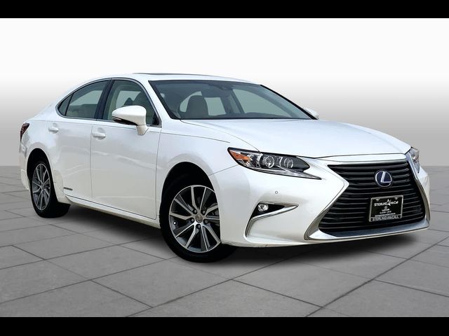 2016 Lexus ES Hybrid 300h