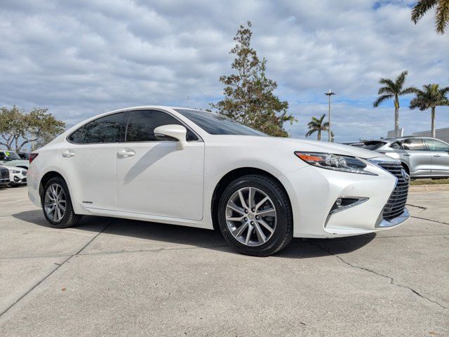 2016 Lexus ES Hybrid 300h