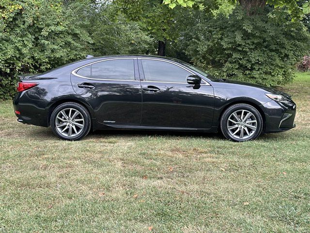 2016 Lexus ES Hybrid 300h