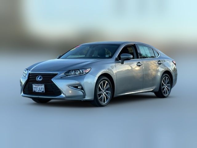 2016 Lexus ES Hybrid 300h