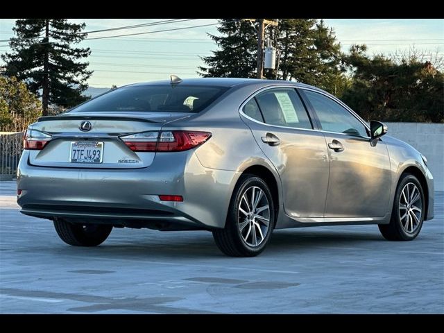 2016 Lexus ES Hybrid 300h