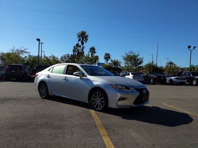 2016 Lexus ES Hybrid 300h