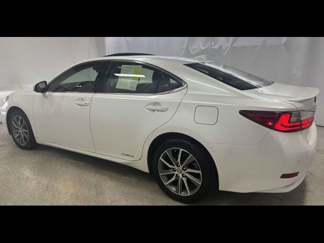 2016 Lexus ES Hybrid 300h