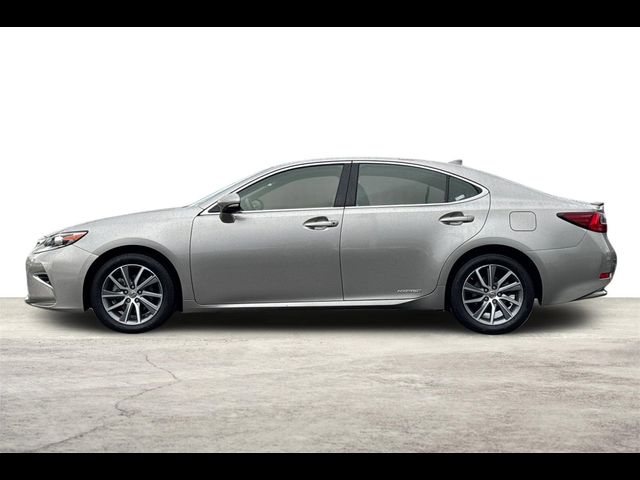 2016 Lexus ES Hybrid 300h