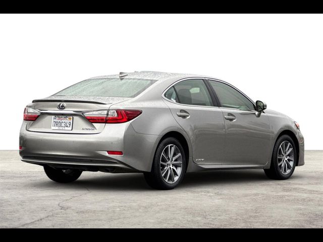 2016 Lexus ES Hybrid 300h