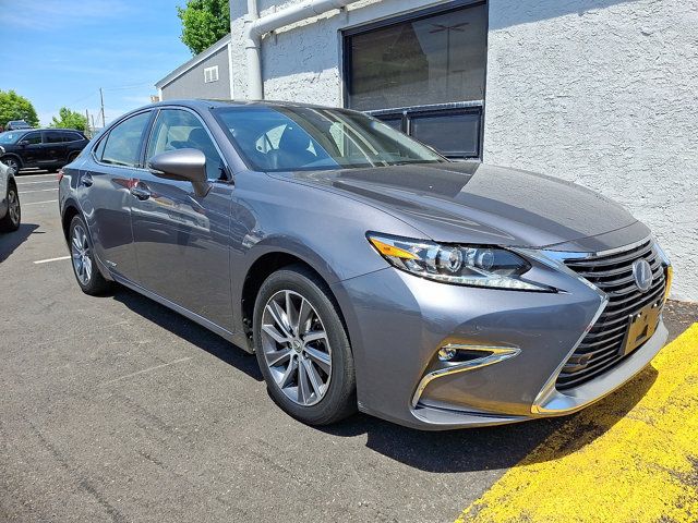 2016 Lexus ES Hybrid 300h