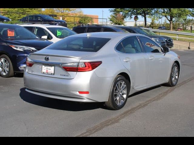 2016 Lexus ES Hybrid 300h