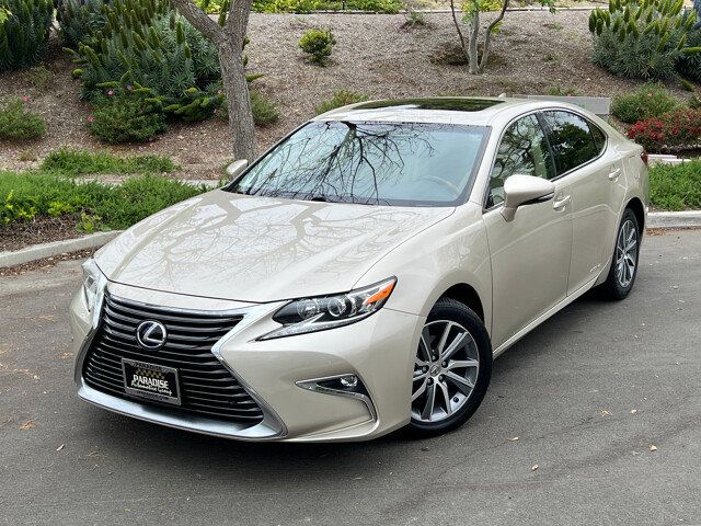 2016 Lexus ES Hybrid 300h