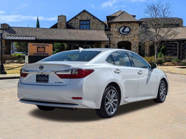 2016 Lexus ES Hybrid 300h