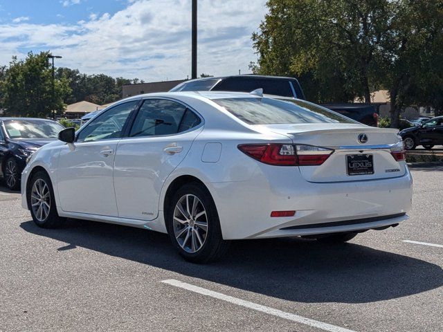 2016 Lexus ES Hybrid 300h