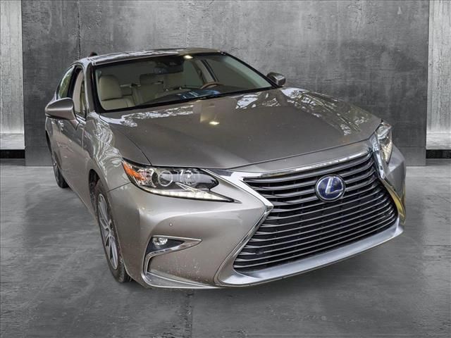 2016 Lexus ES Hybrid 300h