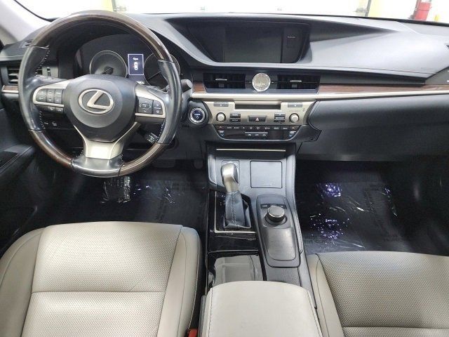 2016 Lexus ES Hybrid 300h