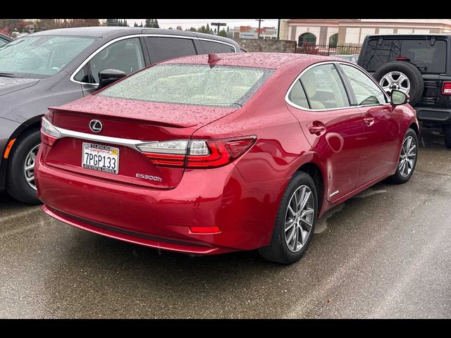 2016 Lexus ES Hybrid 300h