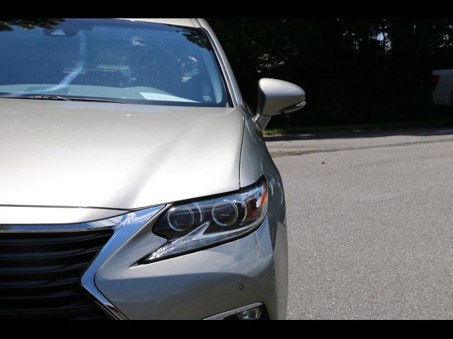 2016 Lexus ES Hybrid 300h