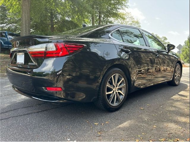 2016 Lexus ES Hybrid 300h