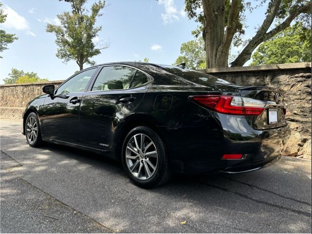 2016 Lexus ES Hybrid 300h